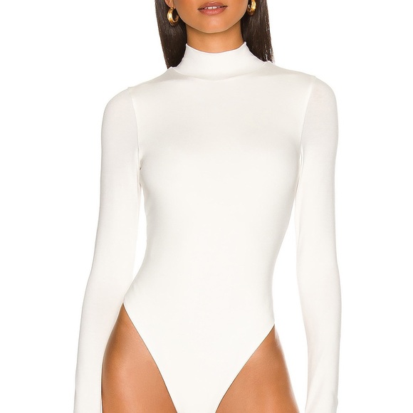 (A9) Lovers + Friends Tienna Bodysuit with thumb holes in White, Size XS, NWT - Picture 3 of 14